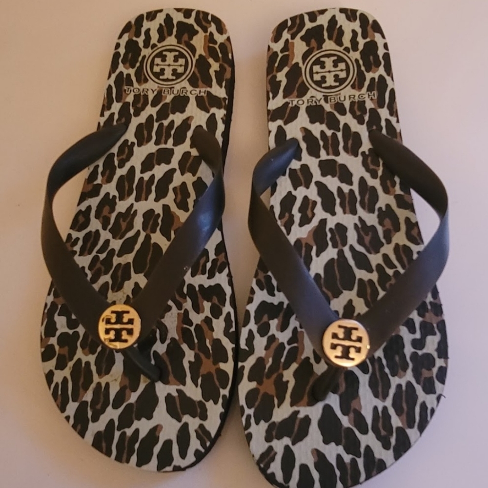 Womens Tory Burch leopard print flip flops  size 8